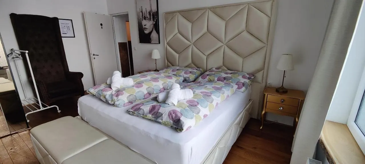 Apartment Xuba Apartmentrooms I Wien Messe Prater I Kuechenzeile Austria